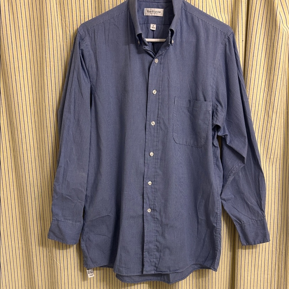 Van Heusen Men's Navy Casual Button Down Shirt